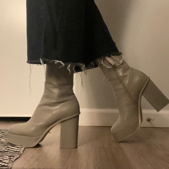 ❣️SOLD❣️Zara platform boots - Picture 4 of 8